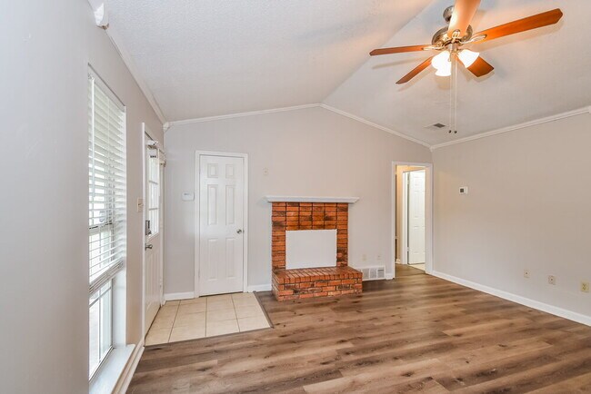 Building Photo - 6845 Dunbarton Dr