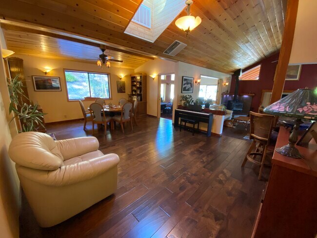 Dining Room from Entry Way - 26927 Manzanita Ct