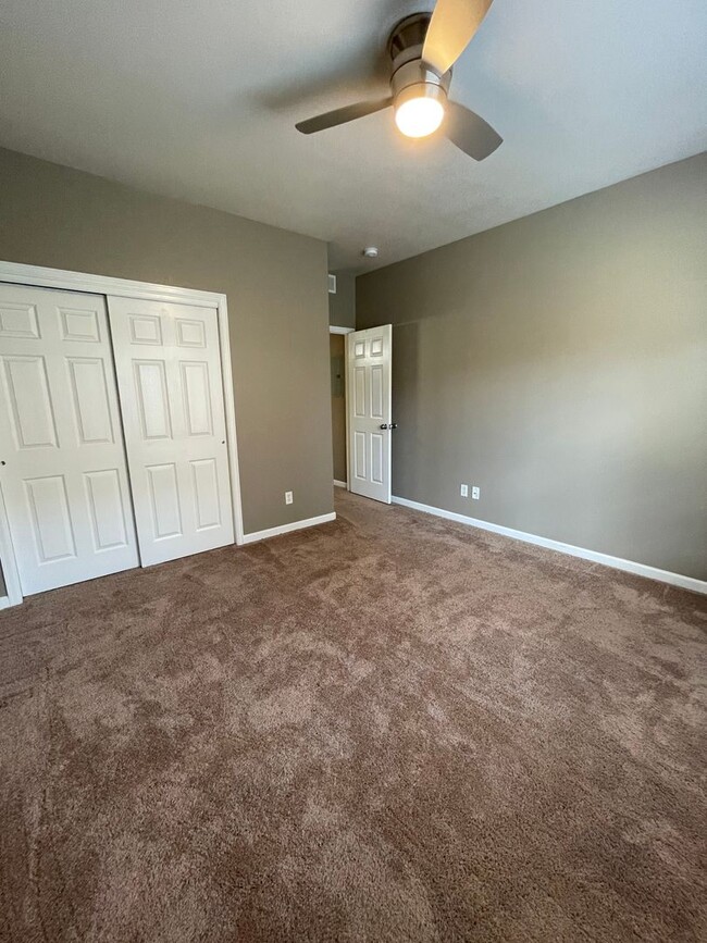 Building Photo - Charming Main Floor Condo in Water Valley