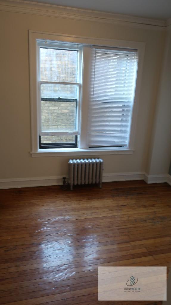 Building Photo - 4588 N Elston Ave