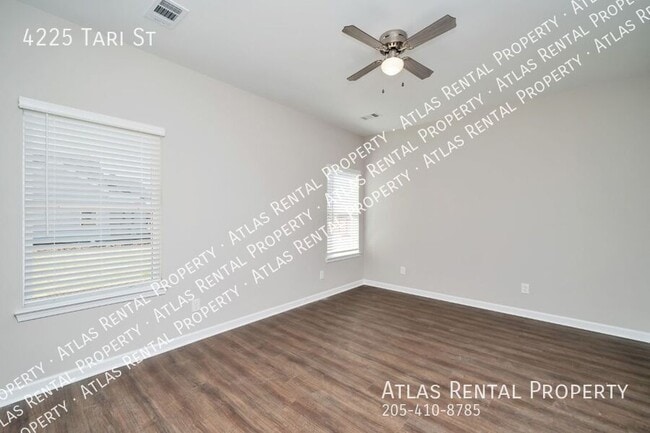 Building Photo - 4225 Tari St