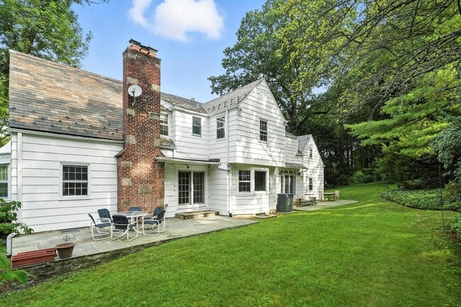 Building Photo - 192 Fox Meadow Rd