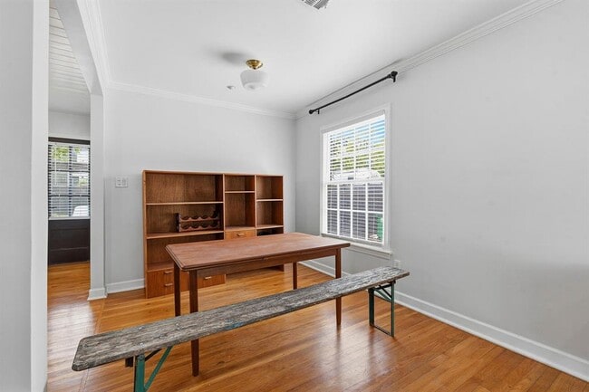 Building Photo - 2635 W 45th St