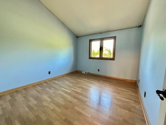 Building Photo - 12930 N Colony Dr