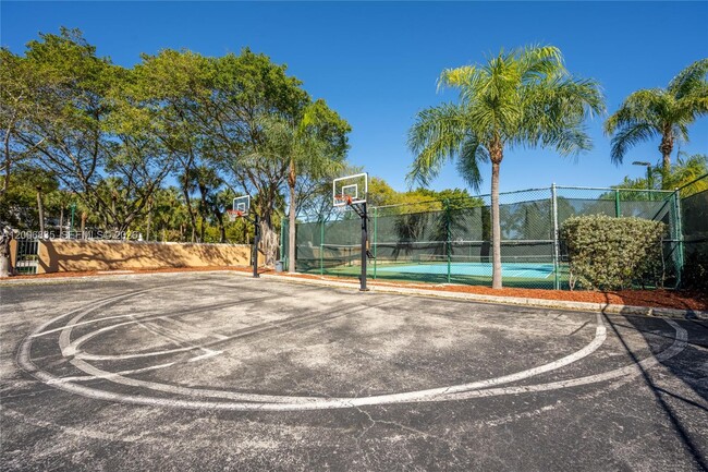 Building Photo - 19555 E Country Club Dr