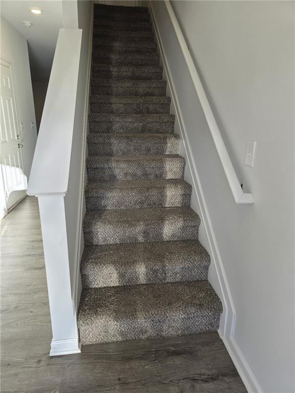 Building Photo - 100 Vlg Grn Dr NW