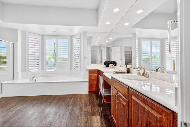 Building Photo - 5 Curie Ct