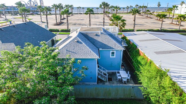 Building Photo - 2610 Ave Q 1/2