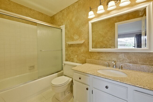 Building Photo - Popular Woodside Commons at Its Finest.