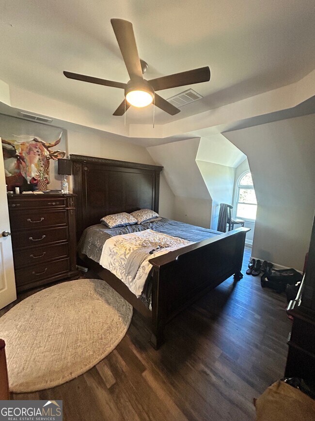 Building Photo - 15 Oak Hill Ct