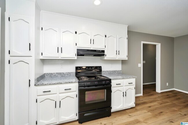 Building Photo - 18 Polaris Cir