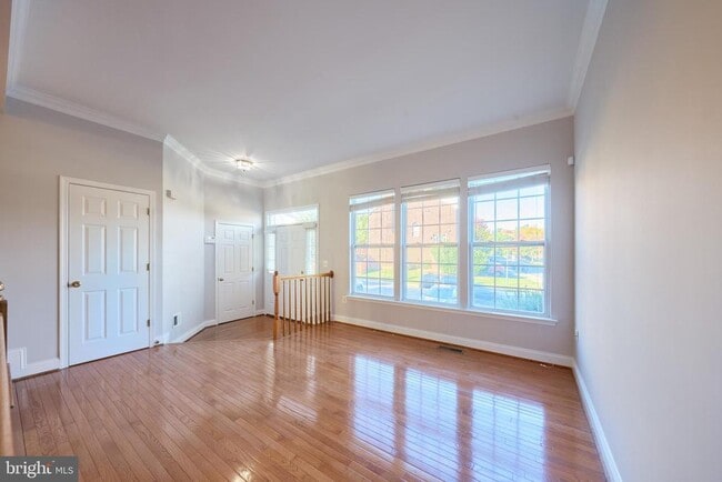 Building Photo - 685 Springhouse Square SE