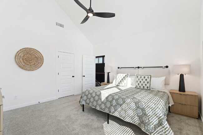 Building Photo - Fully Furnished Home in Broken Arrow