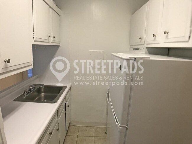 Building Photo - 2 bedroom in Brookline MA 02446