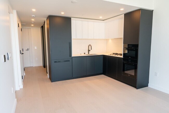 Building Photo - 2Bd/2Ba Seattle Condo