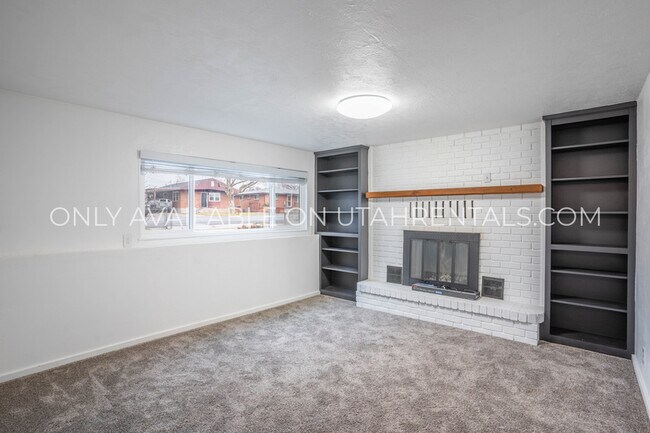 Building Photo - 893 N 500 E