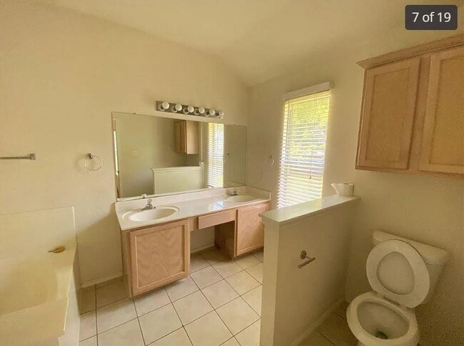 Building Photo - 1413 Haley Gray Dr