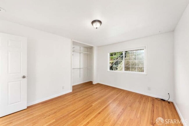 Building Photo - 346 Mangels Ave
