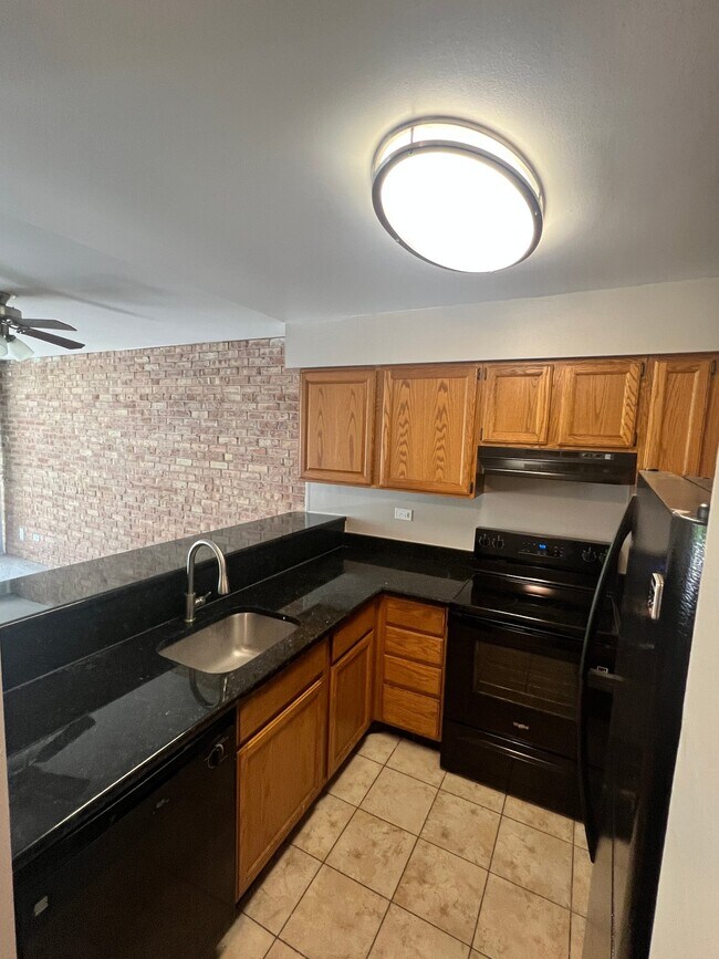 Building Photo - 5760 Abbey Dr