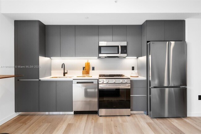 Building Photo - 307 SW 5th St