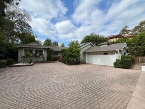 Building Photo - Encino 3+3 w/gated entry, pool + solar pan...