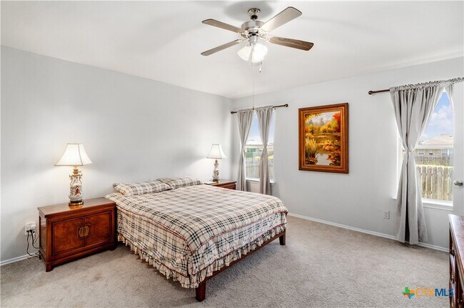 Building Photo - 5634 Stonehaven Dr