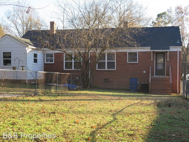 Building Photo - 2324-2326 Lyon St