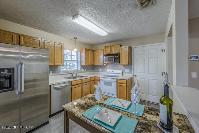 Building Photo - 4570 Blue Stream Ln N