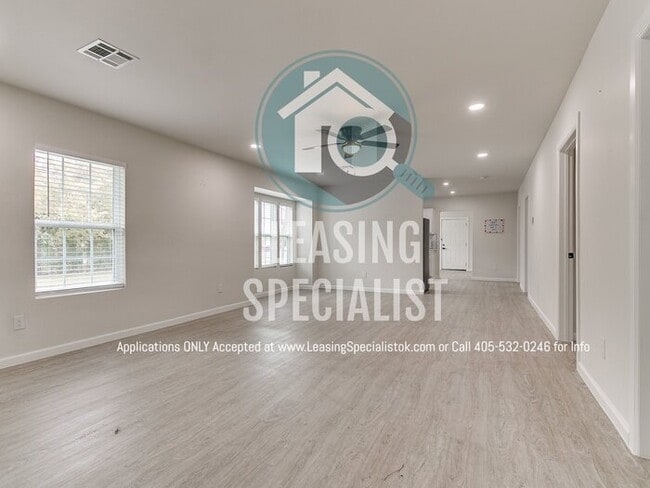 Building Photo - Norman 3 Bed 2 Bath New Custom Build Available for Immediate Move!!