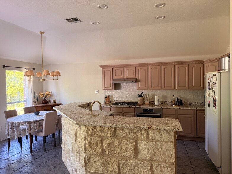 Building Photo - 1706 Red Rock Cv
