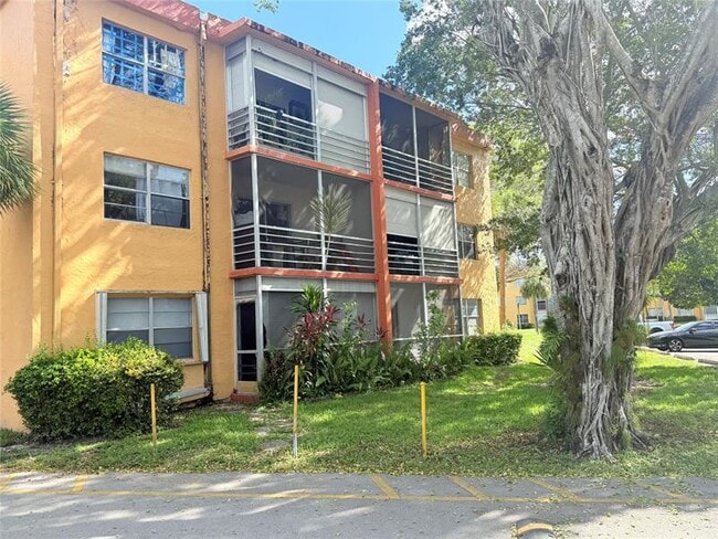 Building Photo - 4344 NW 9th Ave