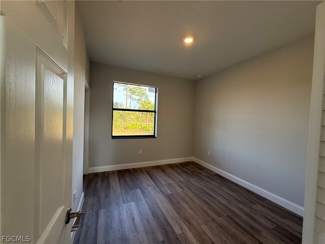 Building Photo - 133 Nacelle Ave S