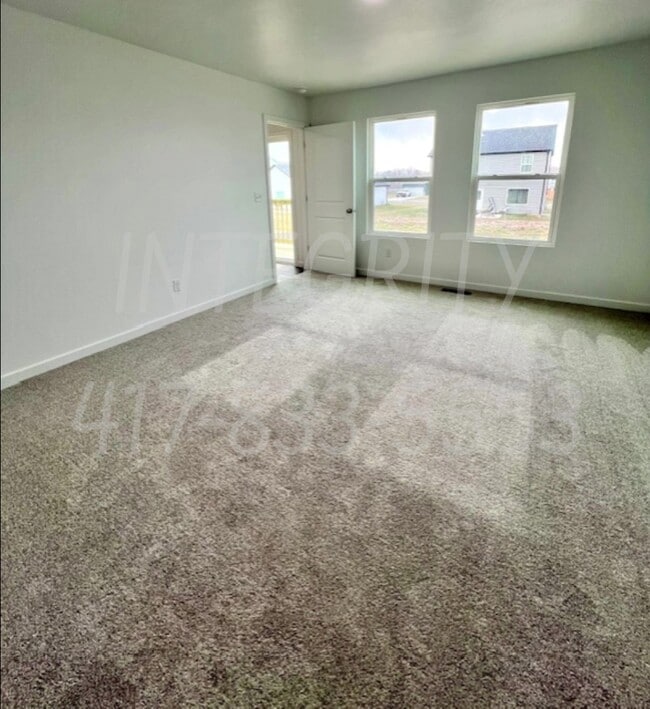 Building Photo - 478 E Lennox St