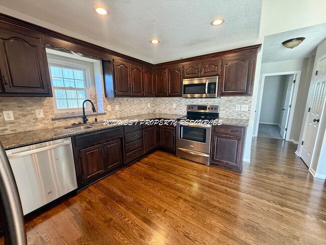 Building Photo - Ranch in Lee's Summit For Lease - Crisp, Clean and New!