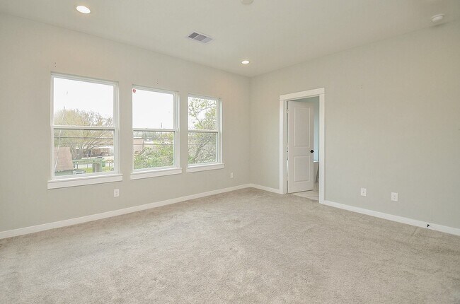 Building Photo - 6708 Parker Grv Ln