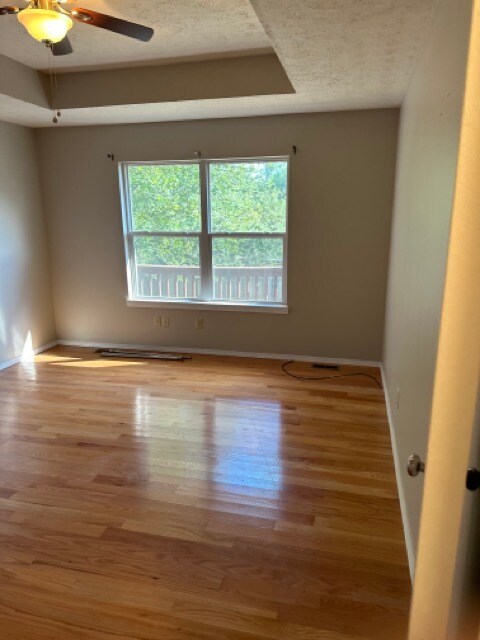 Building Photo - 1258 W Bluegrass Rd