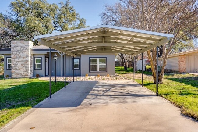 Building Photo - 809 N West St