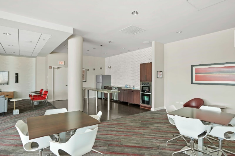 Building Photo - 902 S Clark St