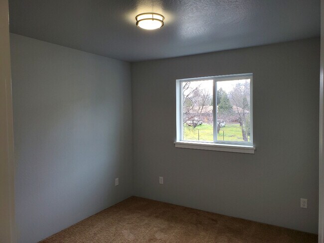 Building Photo - 224 Cheryl Ln