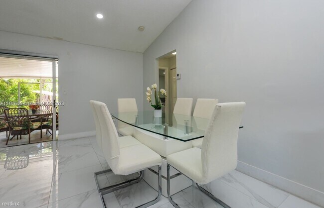 Building Photo - 3 br, 2 bath House - 14347 SW 176th Ter Fl...