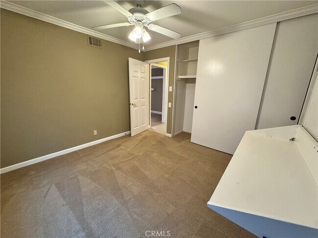 Building Photo - 6951 Lawn Haven Dr