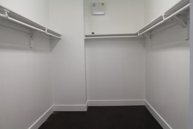 Building Photo - 2630 NE 213th St