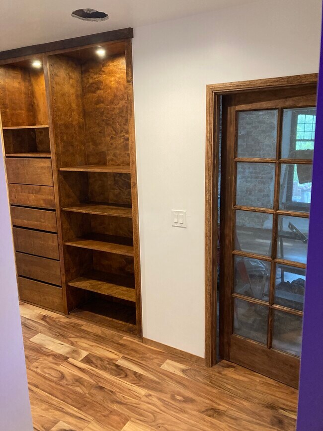 Hallway built-ins - 21621 Circle Trl