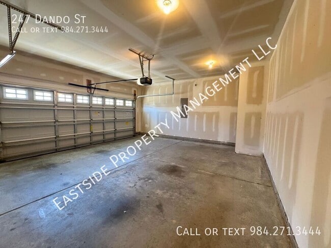 Building Photo - 247 Dando St