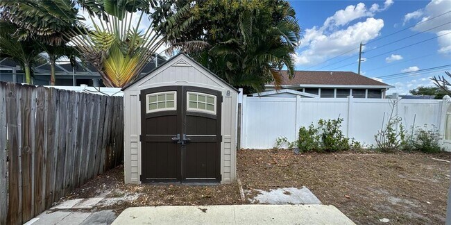 Building Photo - 12329 Park Blvd