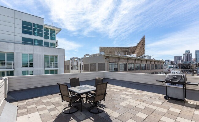 Building Photo - Outside Portfolio