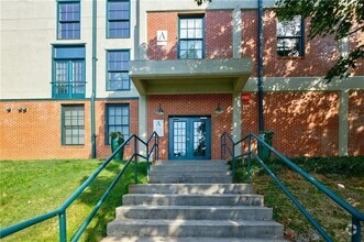 Building Photo - 1755 Liberty Ln