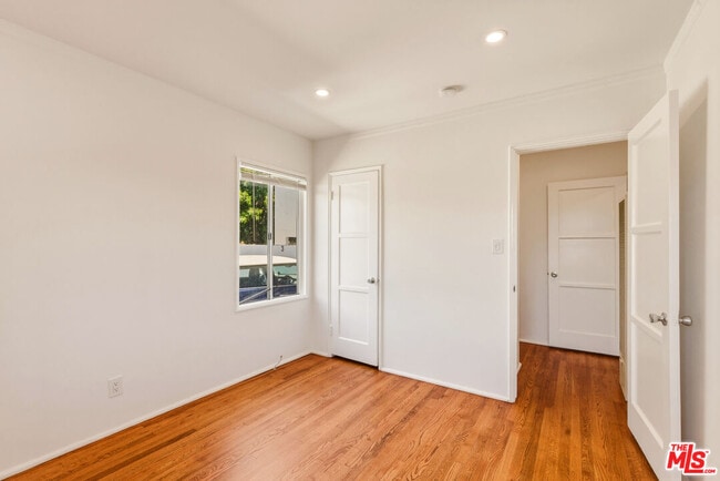 Building Photo - 2710 Bellevue Ave