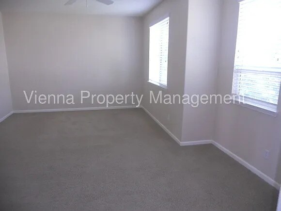 Building Photo - Beautiful 4 Bedroom Home in Great Location