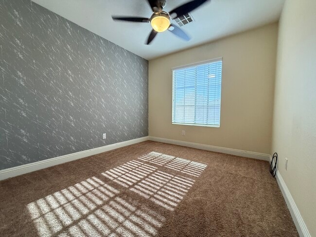 Building Photo - 10016 San Gervasio Ave